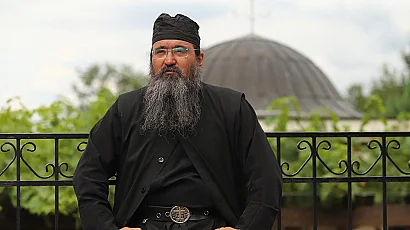 След призива Даниил да си тръгне: Наказаха архимандрит Никанор с 15-дневен „аргос“