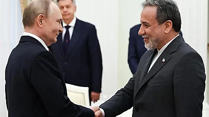 Абас Арагчи се среща с Путин, преговорите между САЩ и Иран буксуват