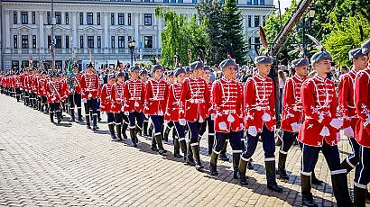 Младежки гвардейци положиха клетва пред президента за 6 май