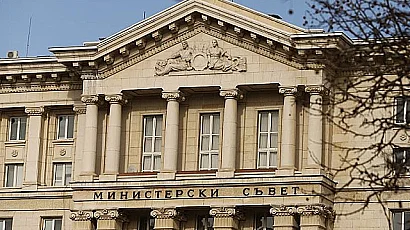 Анализатори видяха „кадри на ИТН” в кабинета „Радев”