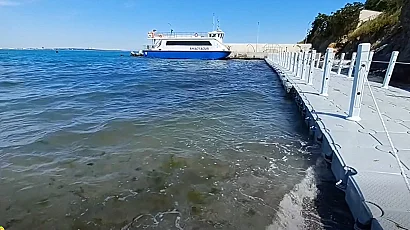 Доброволци почистват морското дъно край остров Света Анастасия преди сезона