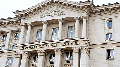 Служебното правителство предава властта на кабинета „Радев“ днес
