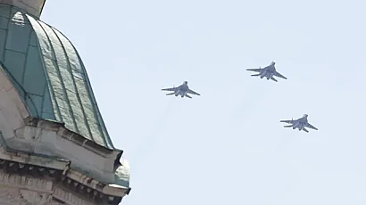 F-16 за първи път летят над парада на 6 май, още осем идват през 2029 г.