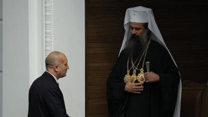 Ласкателствата потекоха: Румен Радев бил Божи служител. А другите премиери какви бяха?