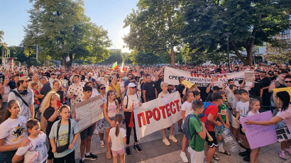 Кметът на Плевен подава оставка? Плевенчани отново на протест, блокират пътища