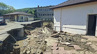 Отмениха бедственото положение в Габрово, продължава разчистването