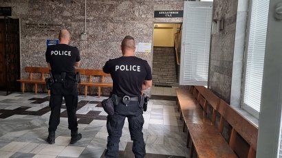 Парична гаранция за един от участниците в побоя над шефа на полицията в Русе