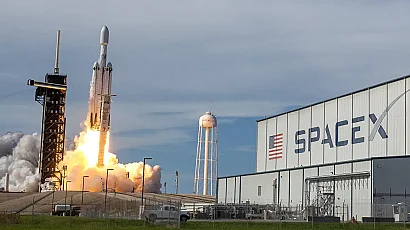Денят на най-голямото IPO: SpaceX набра 75 млрд. долара, а сега накъде?