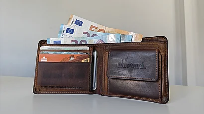 828 евро е издръжката на работещ в България, 1491 евро за семейство с едно дете