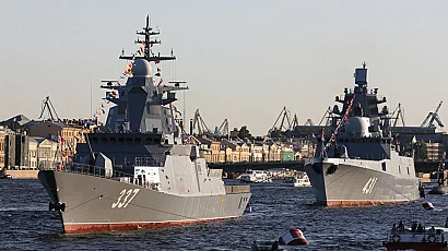 И командването на Руския черноморски флот бяга от Крим
