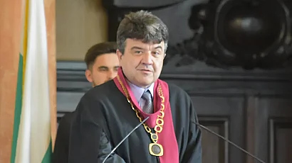 Доц. Първан Първанов e и.ф. ректор на Софийския университет
