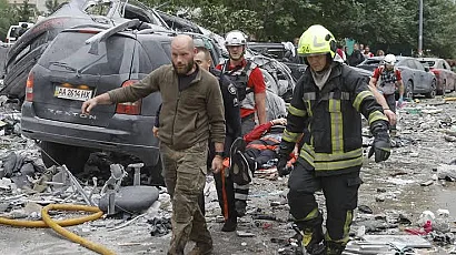 Над 10 убити и близо 100 ранени след руски ракетен удар срещу Киев