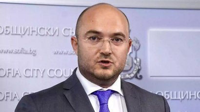 Правителството ограничава достъпа до нотариални актове