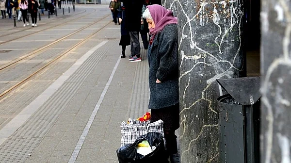 Близо 1,4 млн. българи са оцелявали под прага на бедност през 2025