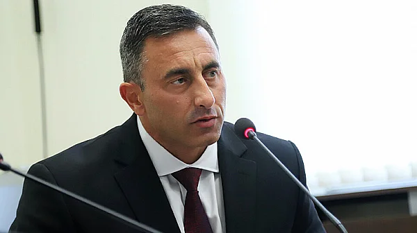 Спецов: Няма риск от недостиг на горива, „Лукойл Нефтохим“ работи с неруски нефт