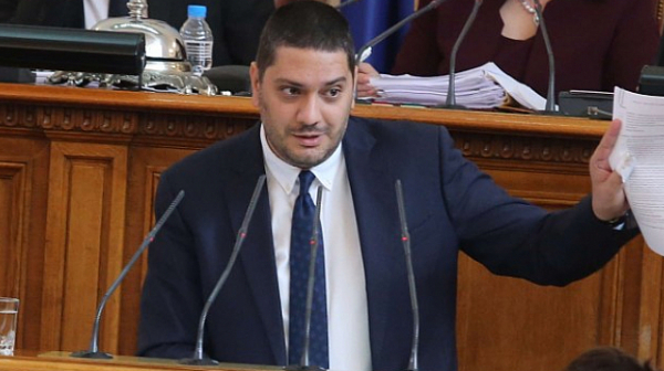 Депутатът Христо Гаджев изброи оръжията, които може да дадем на Украйна