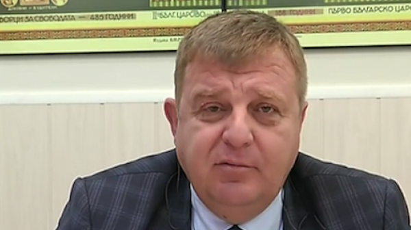 Каракачанов: Ще има забавяне, но не спиране на модернизацията на армията