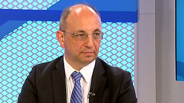 Николай Василев: Ако войната продължи, Русия ще преживее това, което България преживя през 1997 г.
