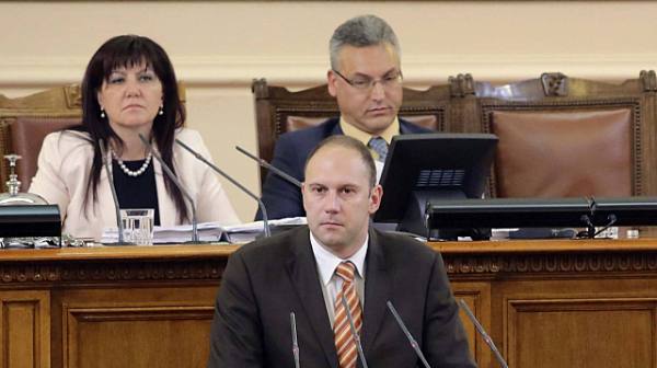 Николай Цонков: Министърът на здравеопазването Ангелов да подаде оставка