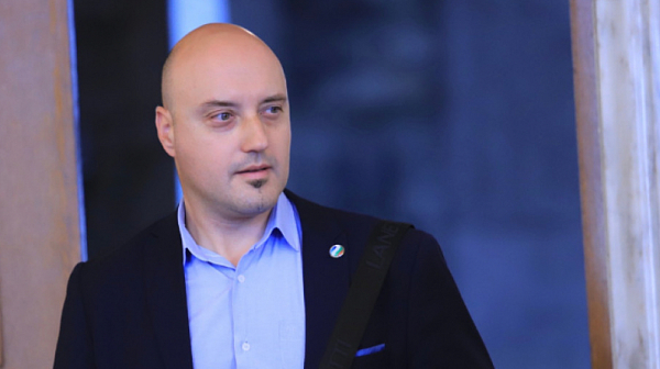 Министър Славов: Нямам притеснения по приетите текстове за промяна на Конституцията
