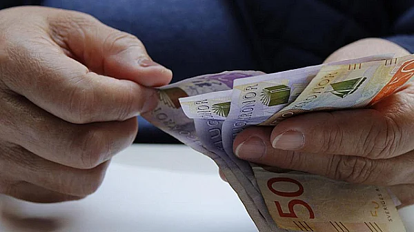 Нови правила: Пенсиите да се изплащат без забавяне при празници и уикенди