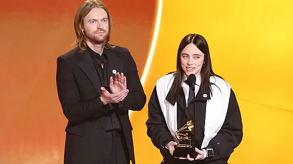 Били Айлиш с десето Грами и остри критики към имиграционната политика на САЩ