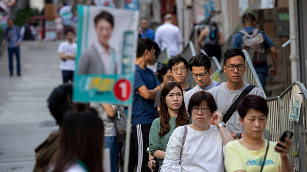 Хонконг одобри - вече е престъпление да се подиграваш с китайския химн
