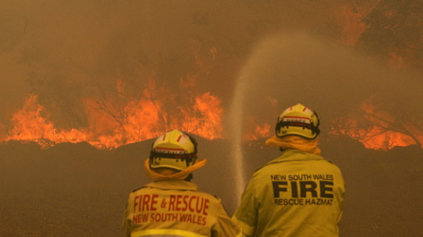 Токсичен дим от горските пожари достигна австралийската столица