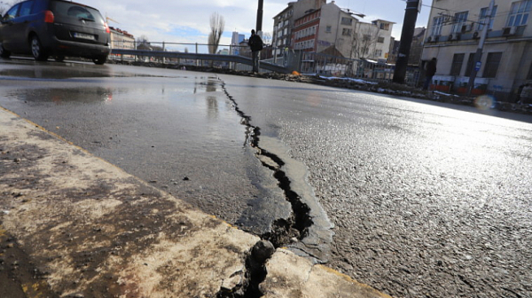 Из социалните мрежи: „Лъвов мост“ се пука заради изригването на Етна