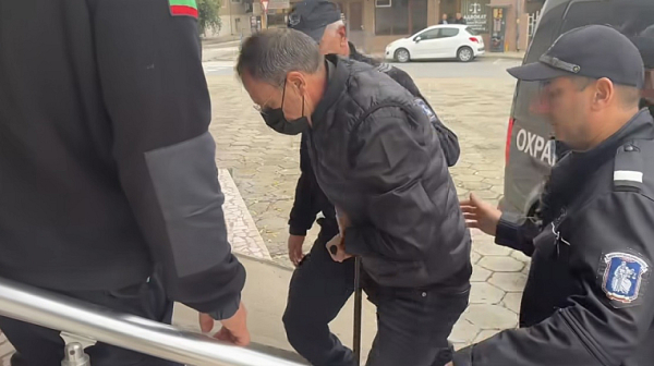 Парична гаранция за още един от обвиняемите за нелегална цигарена фабрика