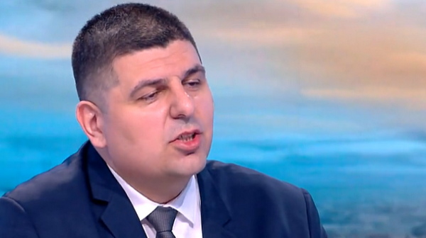 Ивайло Мирчев с разкритие: Сменя се представителят на България в ”Лукойл”