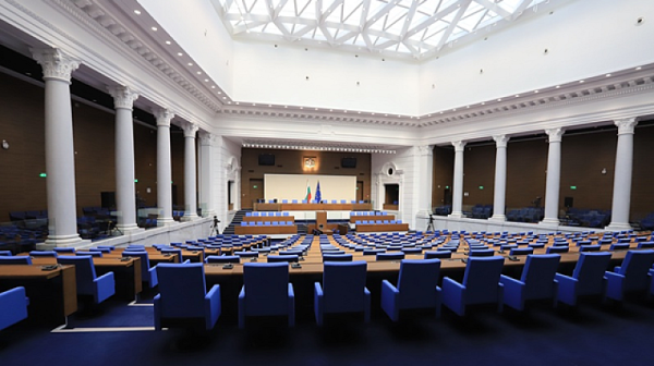 Депутатите продължават дебата по Бюджет 2026