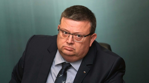 Сотир Цацаров отговори на Антикорупционния фонд за ”Осемте джуджета”