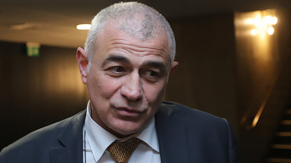Министър Гьоков: Великденските добавки ще бъдат изплатени след 15 април