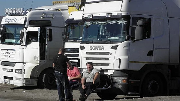 Пиян български тираджия разруши 50 метра от тунел в Гърция
