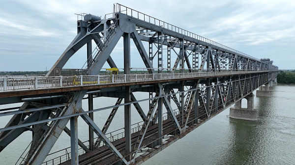 Пускат двупосочно движението по 