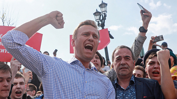 Тези, които отровиха Навални, държат Борисов и Пеевски на власт!