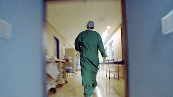 Националната пациентска организация скочи срещу спирането на планови операции