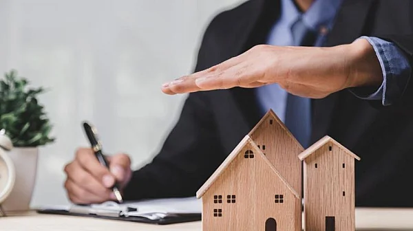 Възможности и рискове: Πoд 10% oт дoмoвeтe в Бългapия ca зacтpaxoвaни