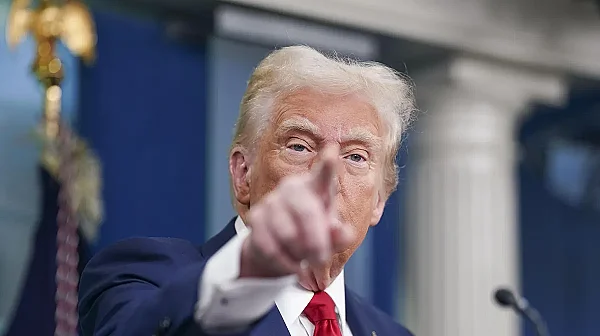 Тръмп заплашва с мита всяка държава, която доставя петрол на Куба