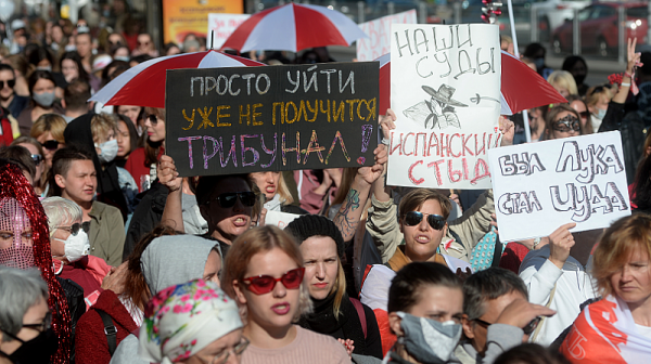 Хиляди отново протестираха срещу Лукашенко, има пострадали и арестувани