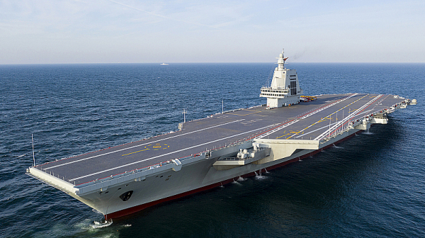 Третият китайски самолетоносач влезе в служба
