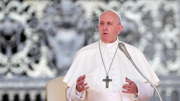 Папа Франциск: Срам ме е от неспособността за справяне със сексуалното насилие над деца