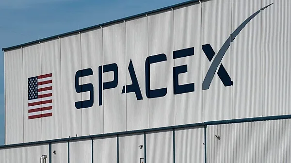 SpaceX на Мъск излиза на борсата с едно от най-големите първични предлагания