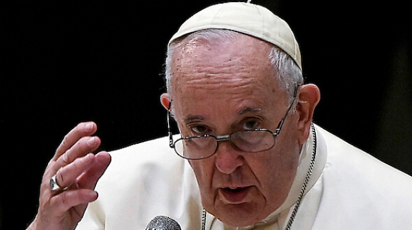 Папа Франциск с призив за мир в Южен Судан. В продължаващите сражения там загинаха 27 души