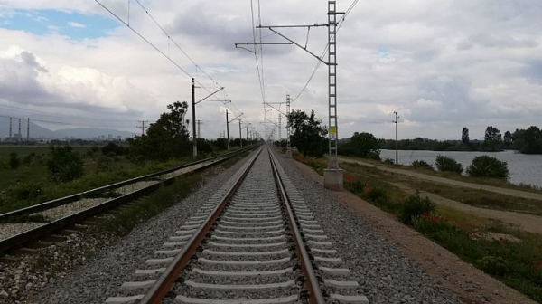 Откриха тяло на мъж на жп линия в София