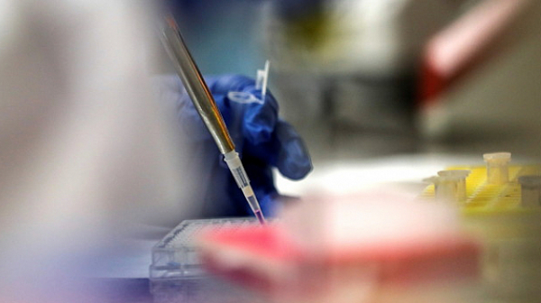 Дейли мейл: Откриха ваксина срещу Ковид 19 в Оксфорд