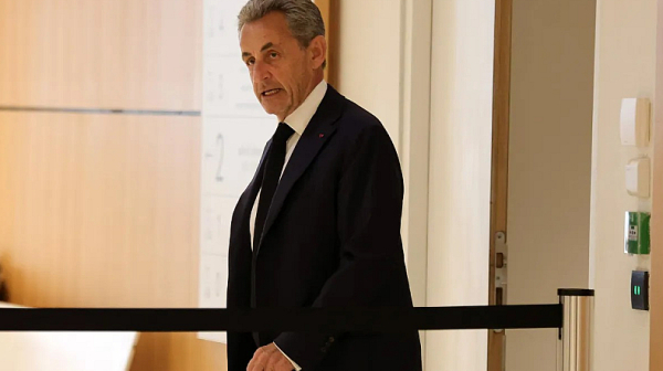 Саркози излиза от затвора, ще изтърпи присъдата си у дома