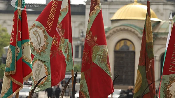 Традиция от времето на Симеон Велики: Осветиха бойните знамена с Богоявленски водосвет