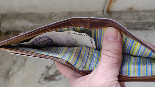 Работещите в България на второ място в ЕС по риск от бедност